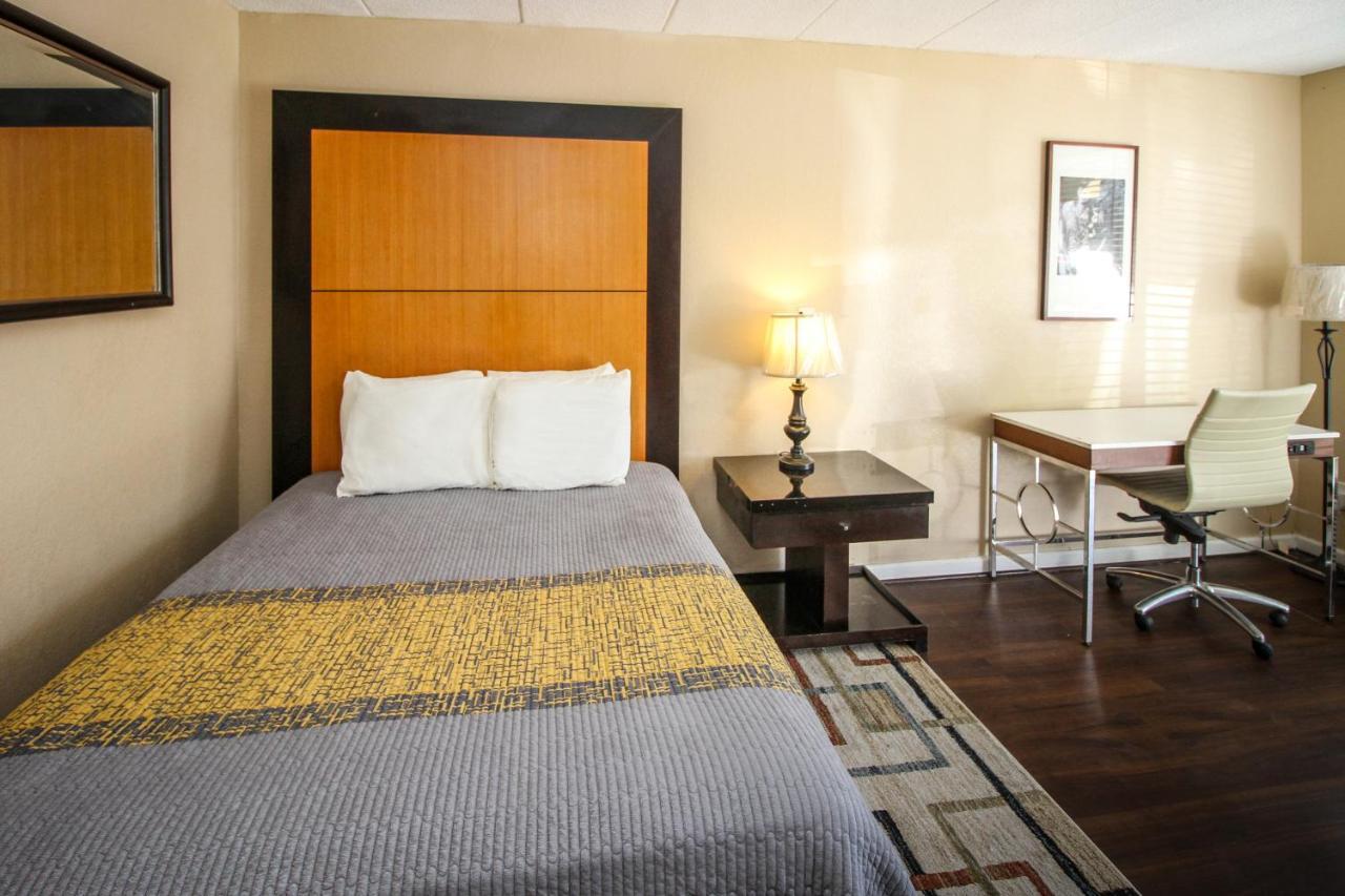 Apm Inn And Suites Winchester Extérieur photo